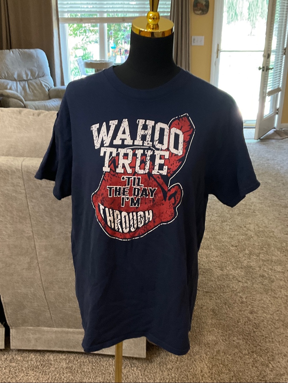 Men’s Size Large Cleveland Indians Wahoo Tee, Excellent Condition
